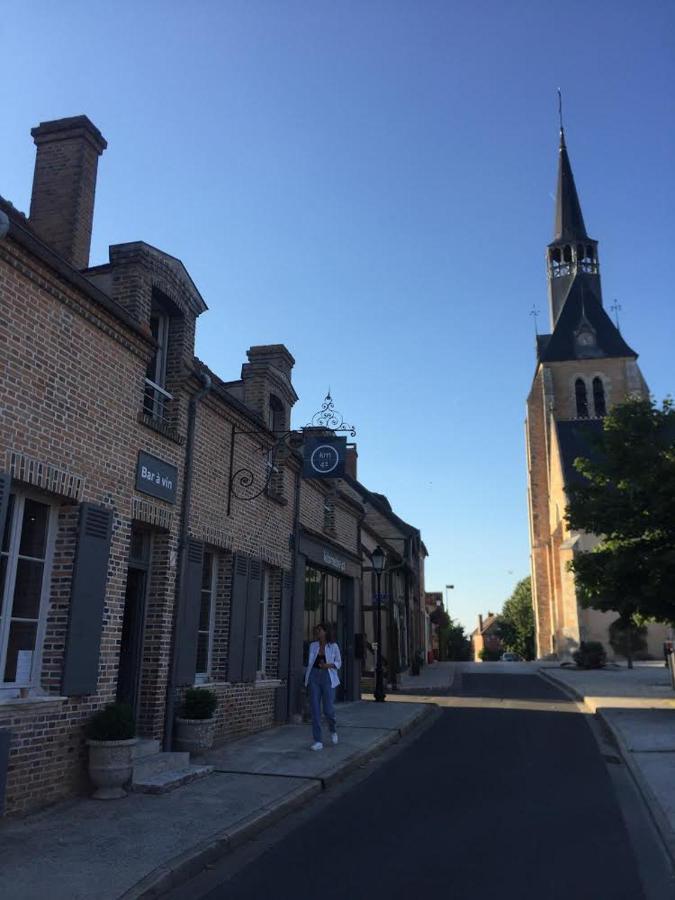 Km 41 Hotell Chaumont-sur-Tharonne Eksteriør bilde